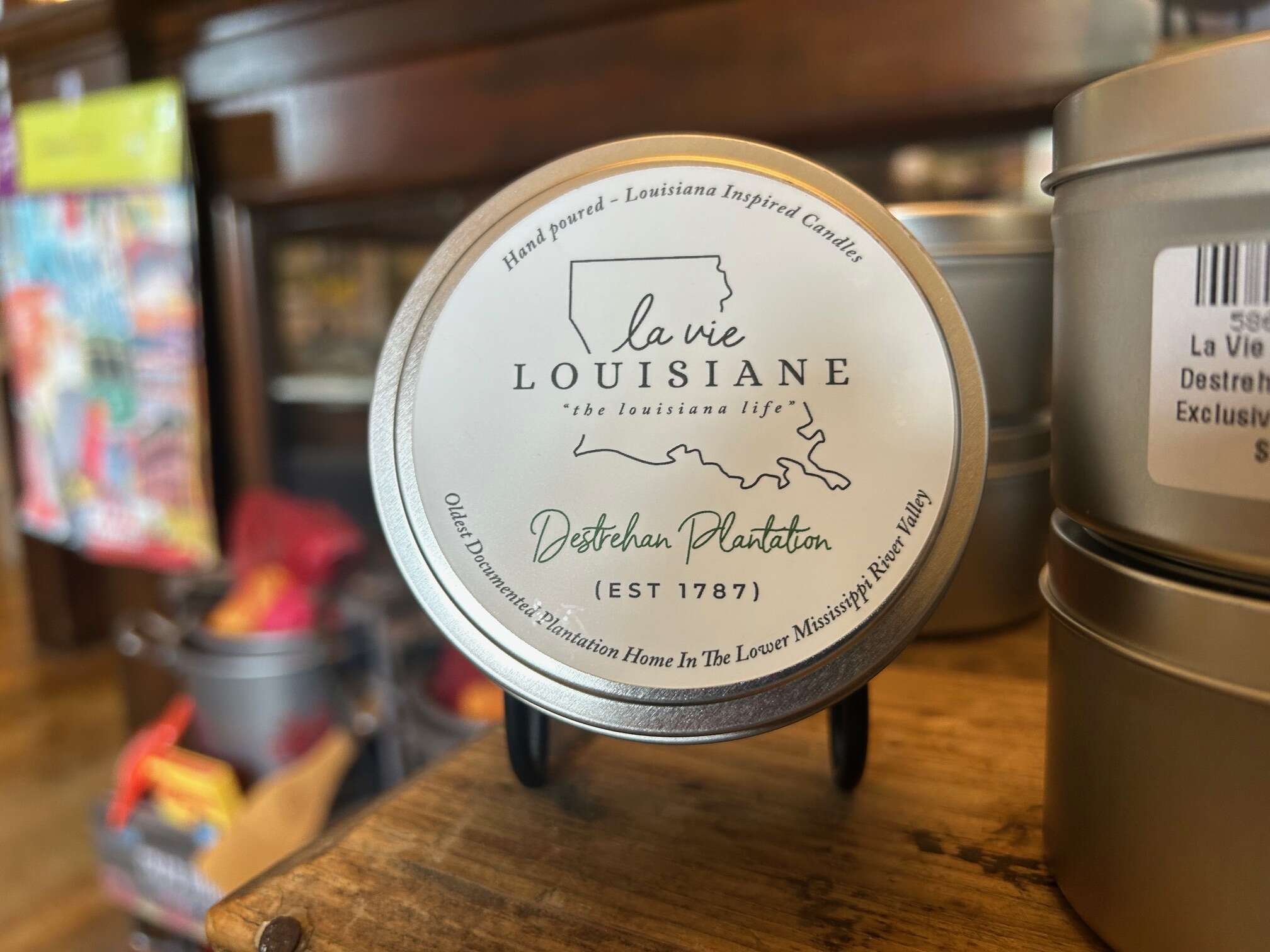 dummy spacer of EXCLUSIVE La Vie Louisiane Destrehan Plantation Tin Candle